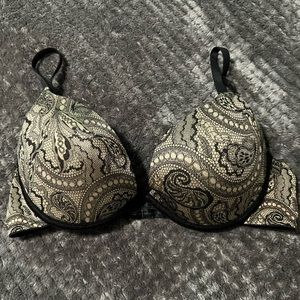 Vassarette nude and black lace look push-up bra 34C